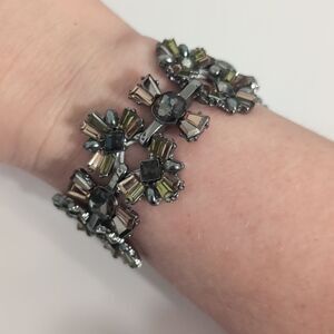 585 Simply Vera Wang Multicolor‎ Crystal Rhinestones Stretch Bracelet